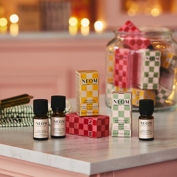 NEOM Wellbeing London Christmas Wish Essential Oil Blend